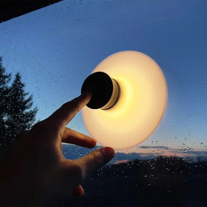 Portable LED Lamp™ – Wiederaufladbare, dimmbare LED-Tischleuchte mit Saugnapf