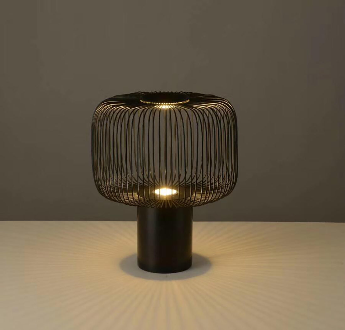 KeshiBeam™ Tischlampe – Elegante Design-Lampe mit schwarzem Marmorfuß & warmem Licht