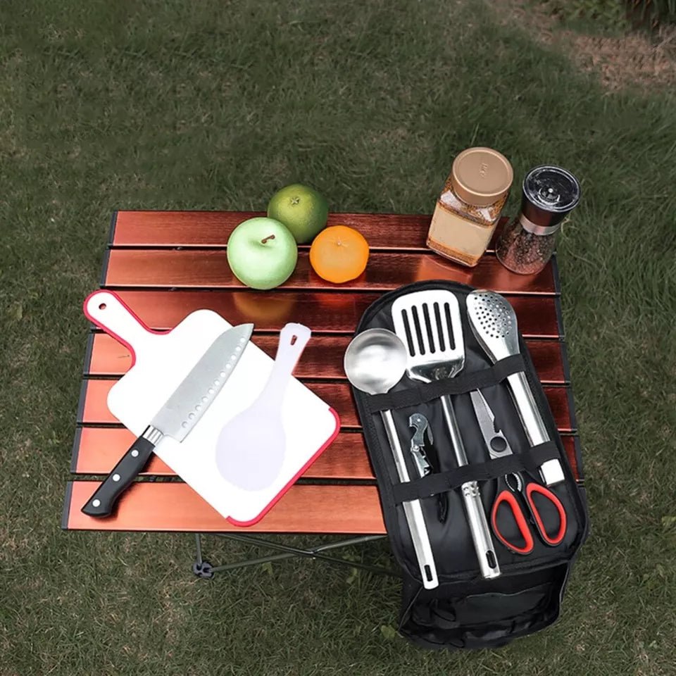 Camping Kochset – 8 - teiliges Camping Geschirr Set mit Besteck und Tragetasche - Less Goods