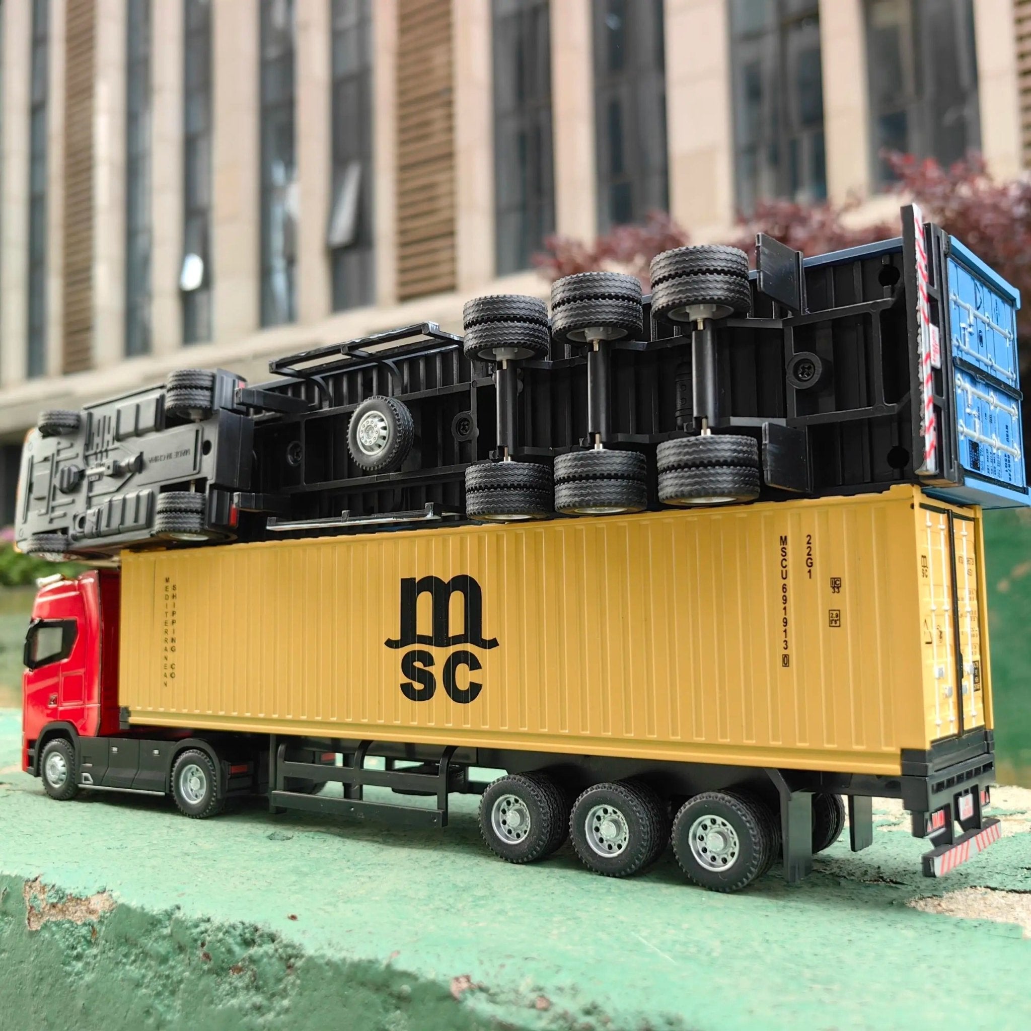 1:50 LKW Spielzeug – Metall Diecast Truck mit Container, Licht & Sound – Transportfahrzeug Modell für Kinder & Sammler - Less Goods