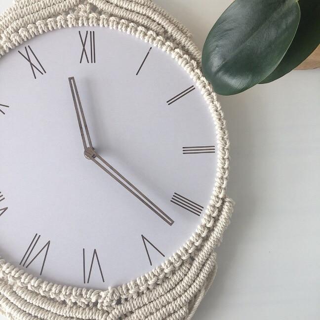 BohèmeTick™ – Handgefertigte Makramee-Wanduhr im Boho-Stil