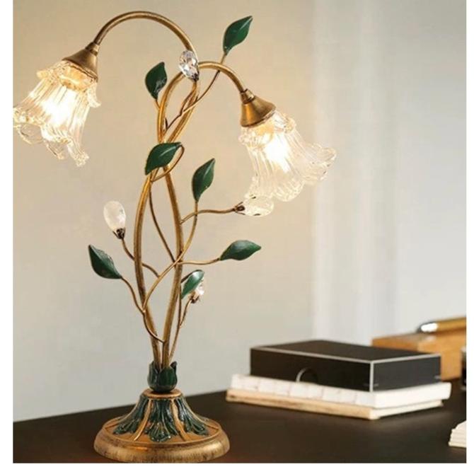 LuxePetals™ Tischlampe – Französische Design-Blumenlampe im Vintage-Stil für Wohnzimmer & Schlafzimmer