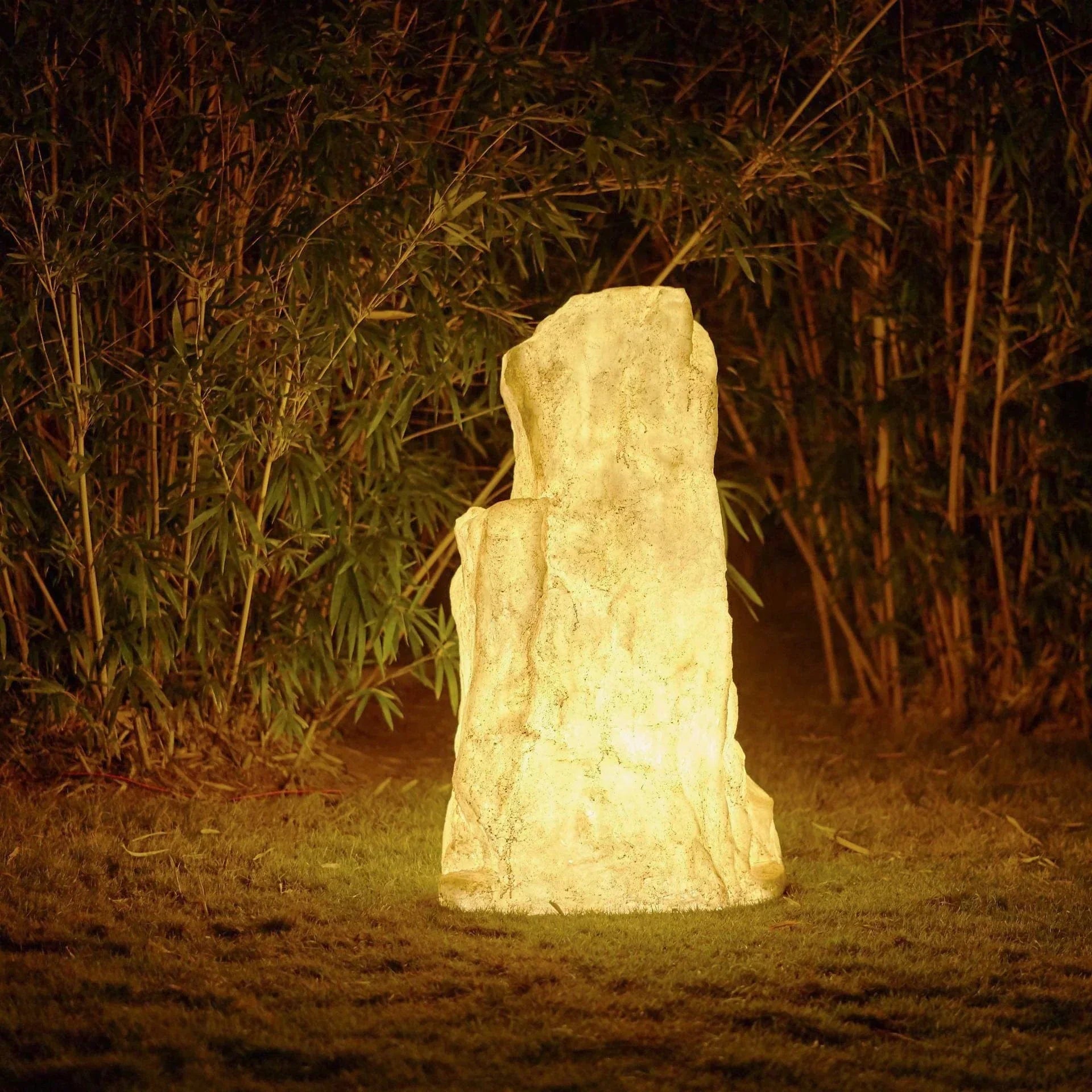 Vibrant Stone™ Outdoor Light – Naturstein-Optik Gartenleuchte für Wege & Landschaft