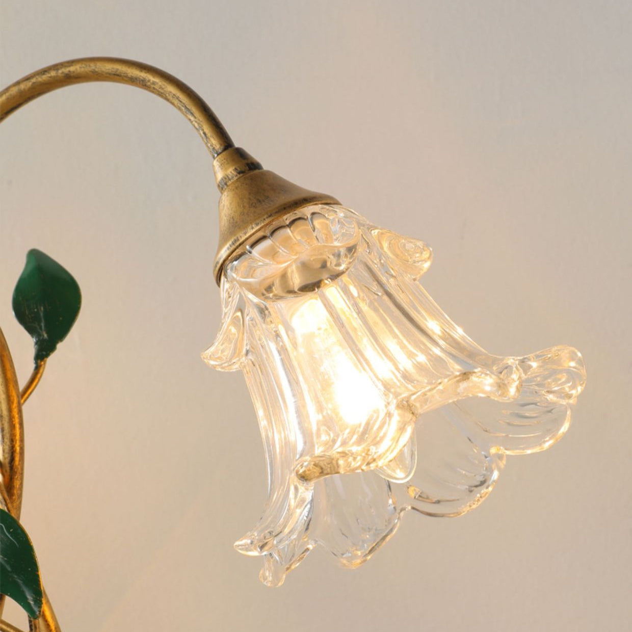 LuxePetals™ Tischlampe – Französische Design-Blumenlampe im Vintage-Stil für Wohnzimmer & Schlafzimmer