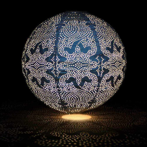 Solar Lantern Globe™ – Wetterfeste Solar-Laterne mit Marrakech-Muster für Garten & Terrasse - Less Goods