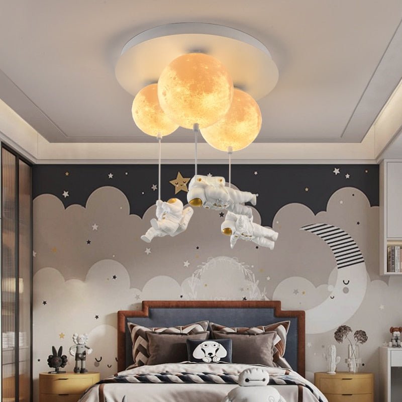 GalacticGlow™ Spaceman Deckenleuchte – Astronaut Mondlampe für Kinderzimmer