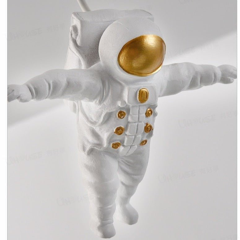 GalacticGlow™ Spaceman Deckenleuchte – Astronaut Mondlampe für Kinderzimmer