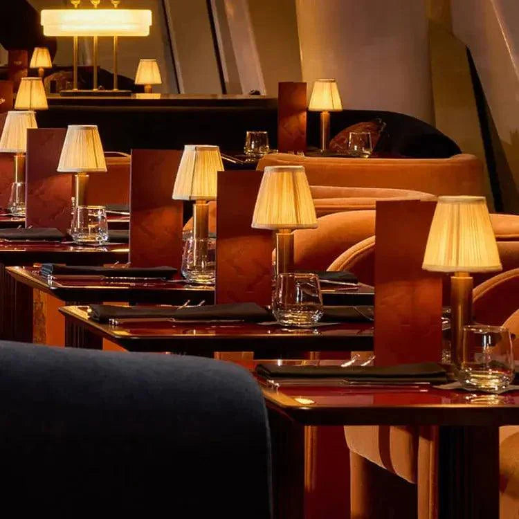 ShineBeam™ Kabellose LED Tischleuchte – Elegante Design-Lampe mit warmem Licht