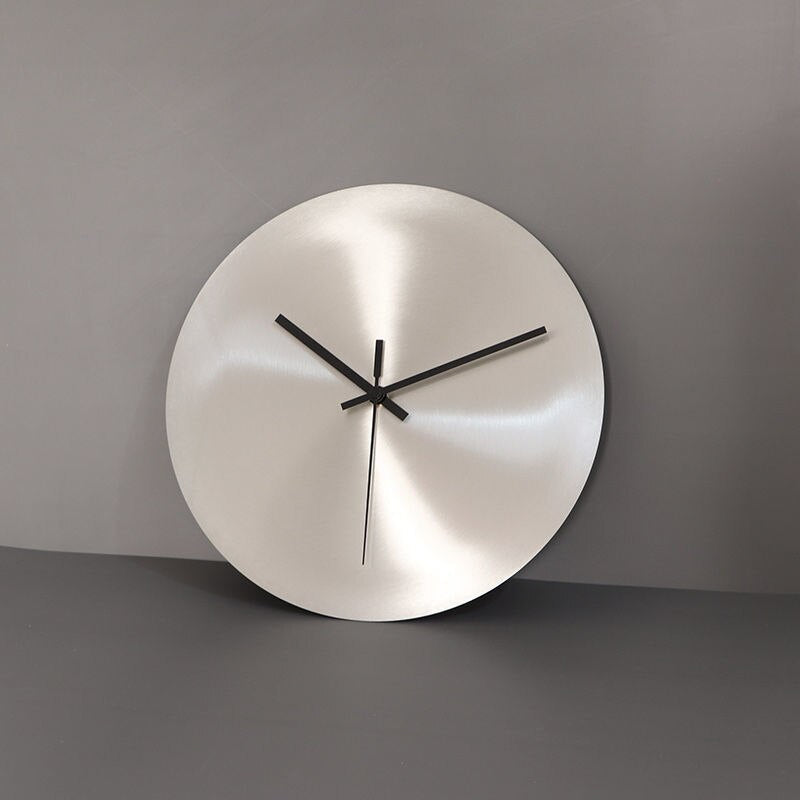 TimeSleek™ – Minimalistische Edelstahl-Wanduhr für moderne Wohnräume