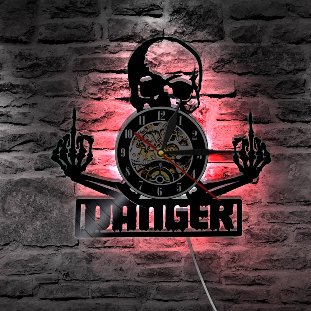 SkullVibe™ – Markante Vinyl-Wanduhr im Totenkopf-Design für moderne Wohnräume