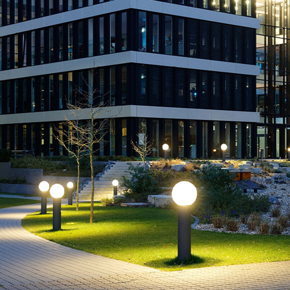 Modern LED Outdoor Garden Lamp™ – Robuste Garten- & Wegeleuchte aus Metall