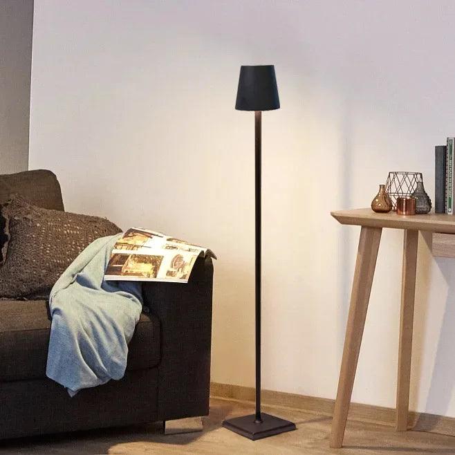 LumiScandi™ Wiederaufladbare LED Stehlampe – Kabellose & Dimm­bare Designlampe