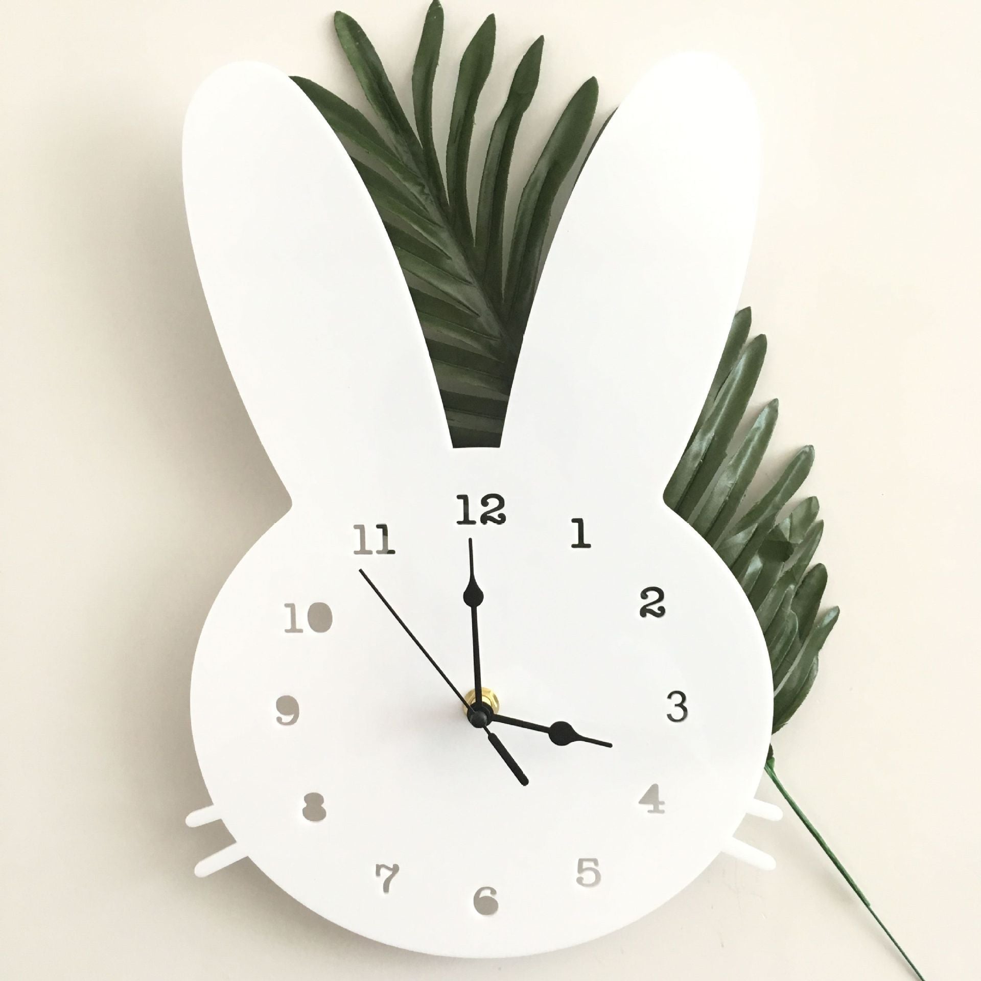 GlowRabbit™ – Niedliche nordische Hasen-Wanduhr für Kinderzimmer & Wohnräume
