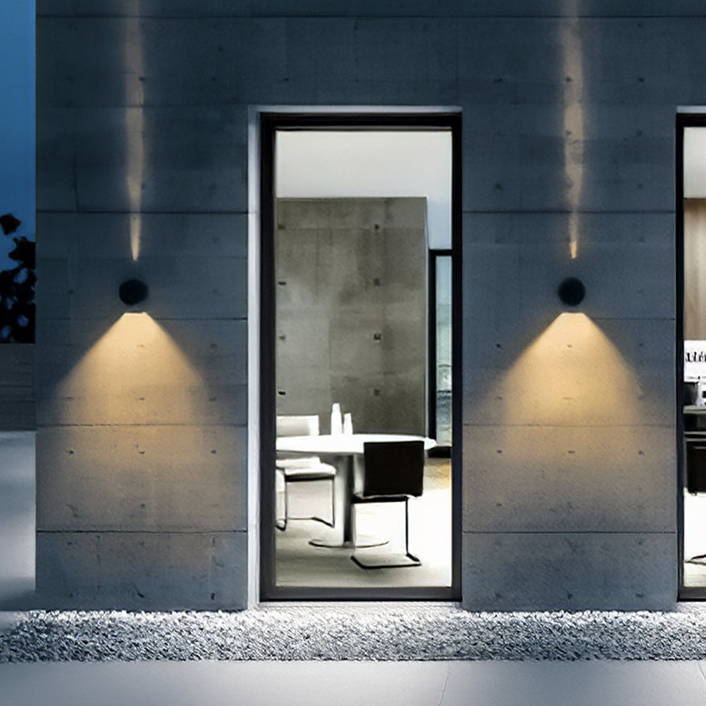 MoonGlow™ Outdoor Hanging Lamp – Mondförmige LED-Hängelampe für Garten & Terrasse