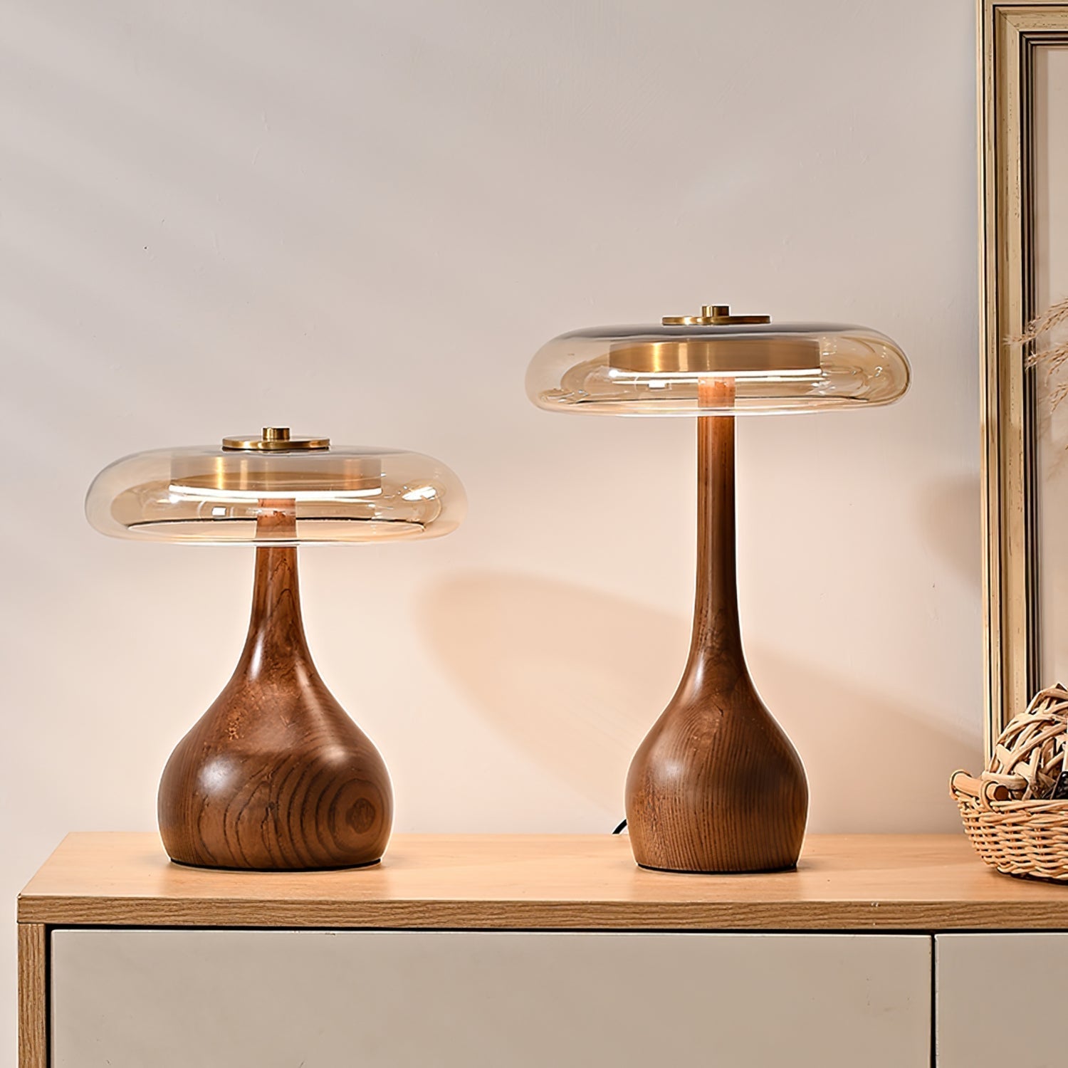 LumiWood™ Tischlampe – Elegante LED-Designlampe aus Holz & Messing mit 3 Lichtfarben