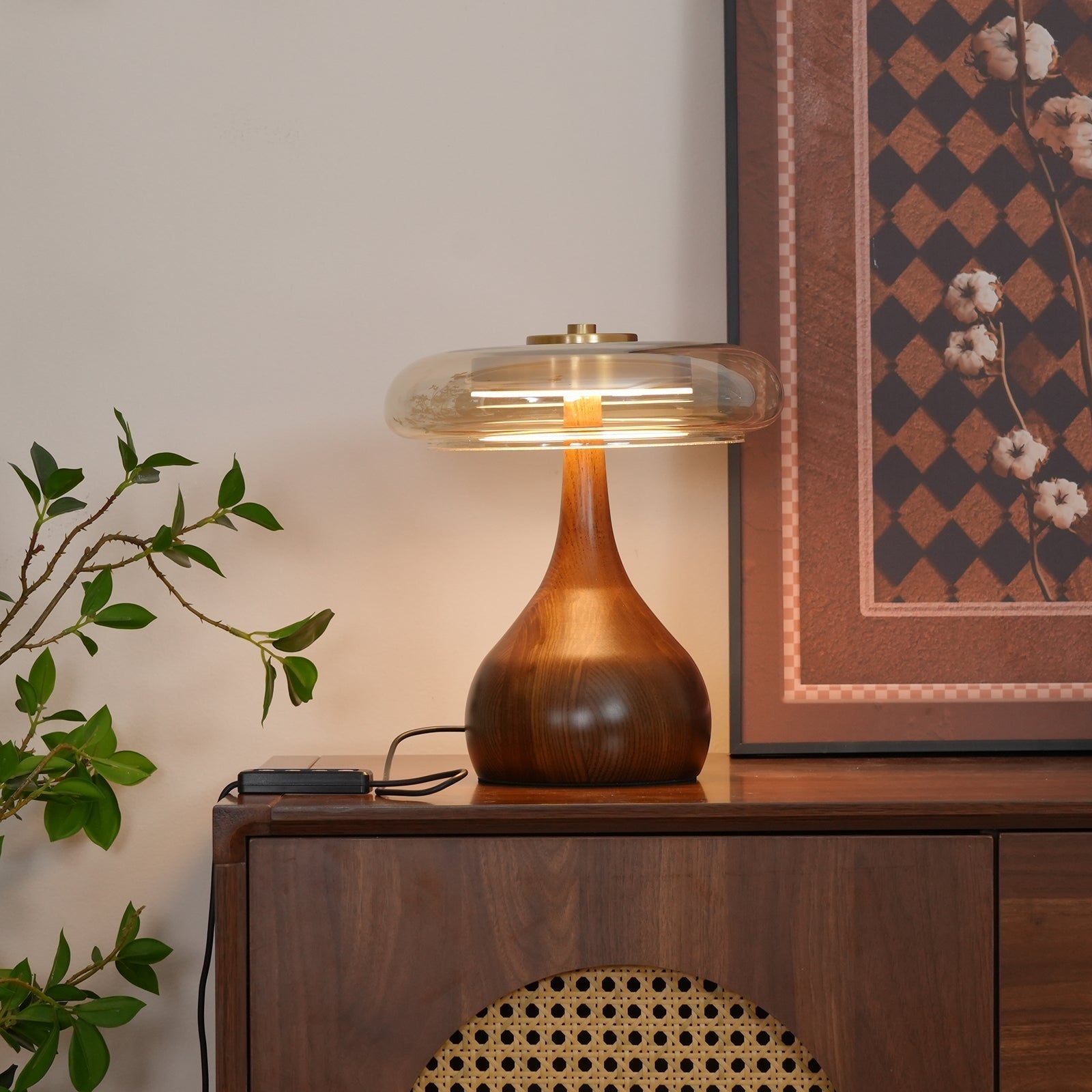 LumiWood™ Tischlampe – Elegante LED-Designlampe aus Holz & Messing mit 3 Lichtfarben