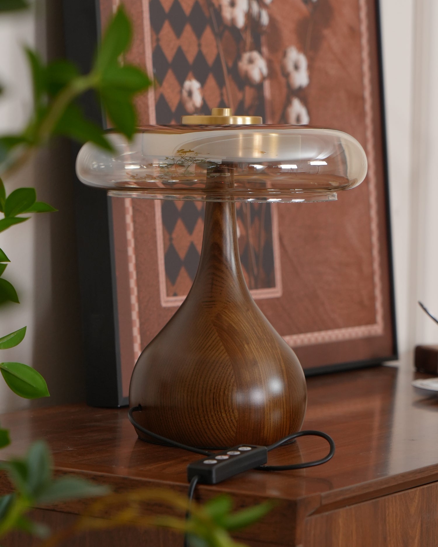 LumiWood™ Tischlampe – Elegante LED-Designlampe aus Holz & Messing mit 3 Lichtfarben