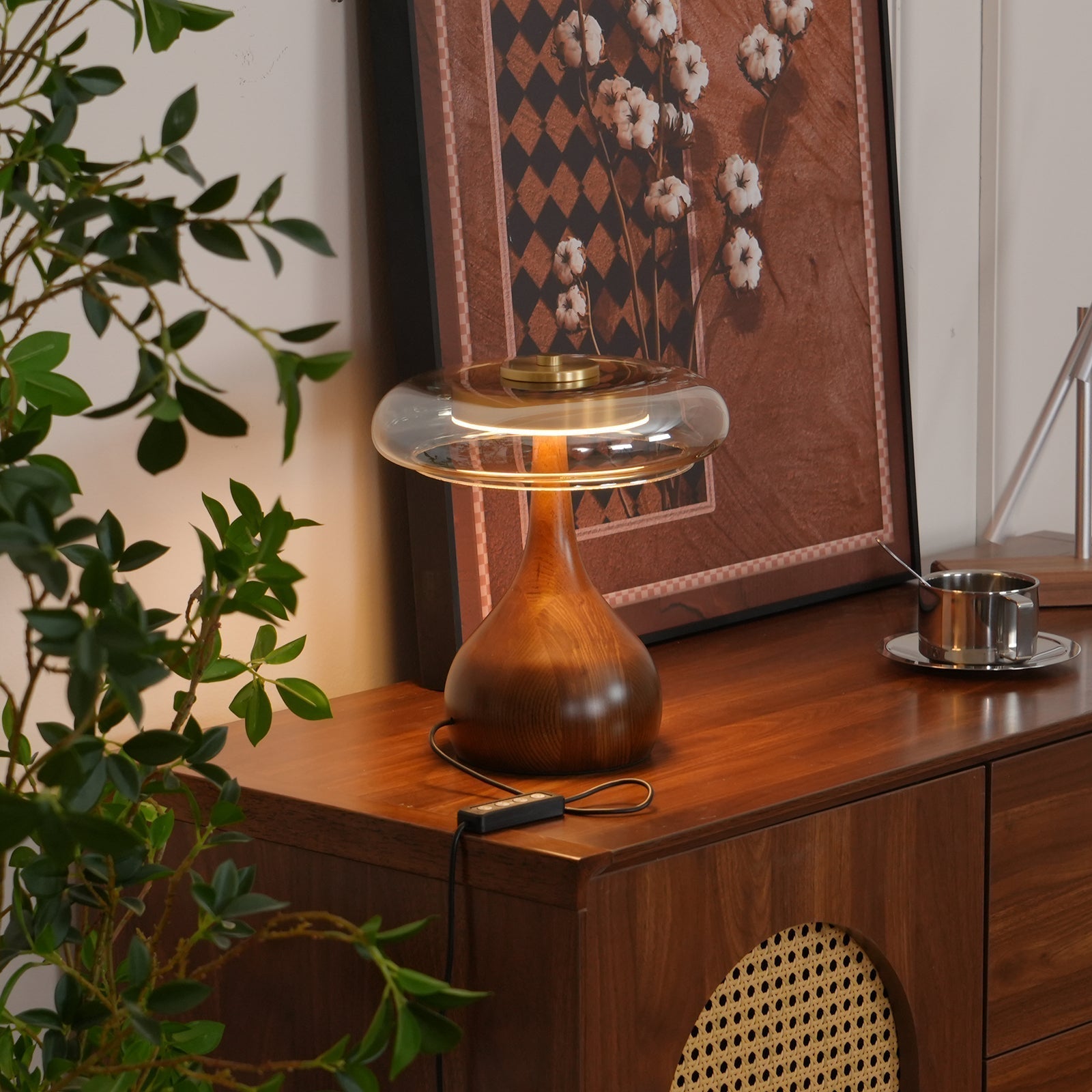 LumiWood™ Tischlampe – Elegante LED-Designlampe aus Holz & Messing mit 3 Lichtfarben