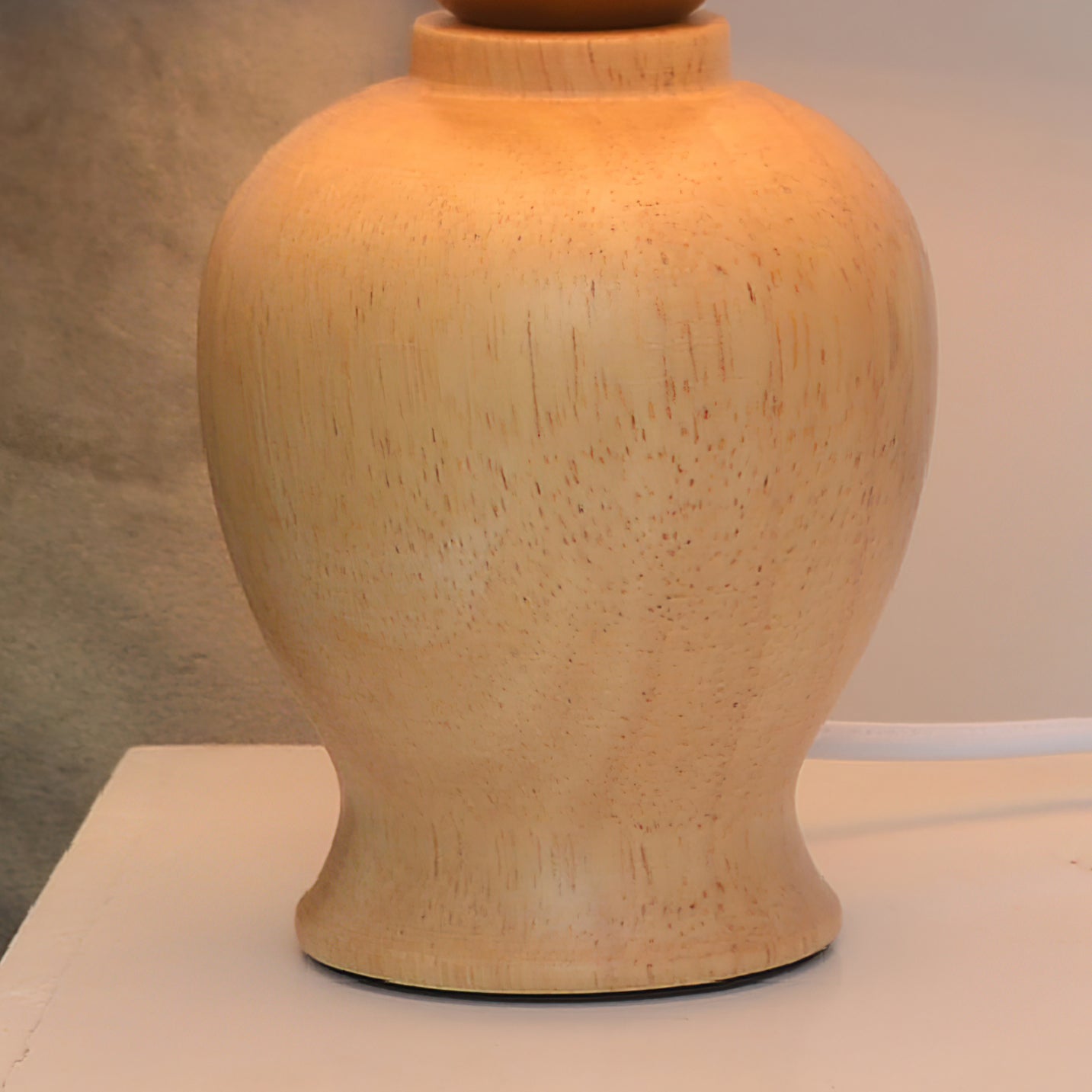 BeamLuxe™ Tischlampe – Moderne Holz-Designlampe mit Stoffschirm & warmem Licht