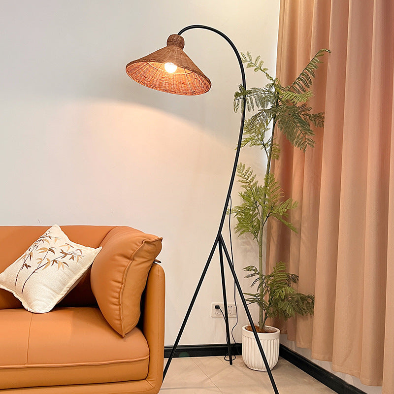 Novyra™ Classic Bamboo Shade Floor Lamp – Design-Stehlampe aus Bambus & Metall