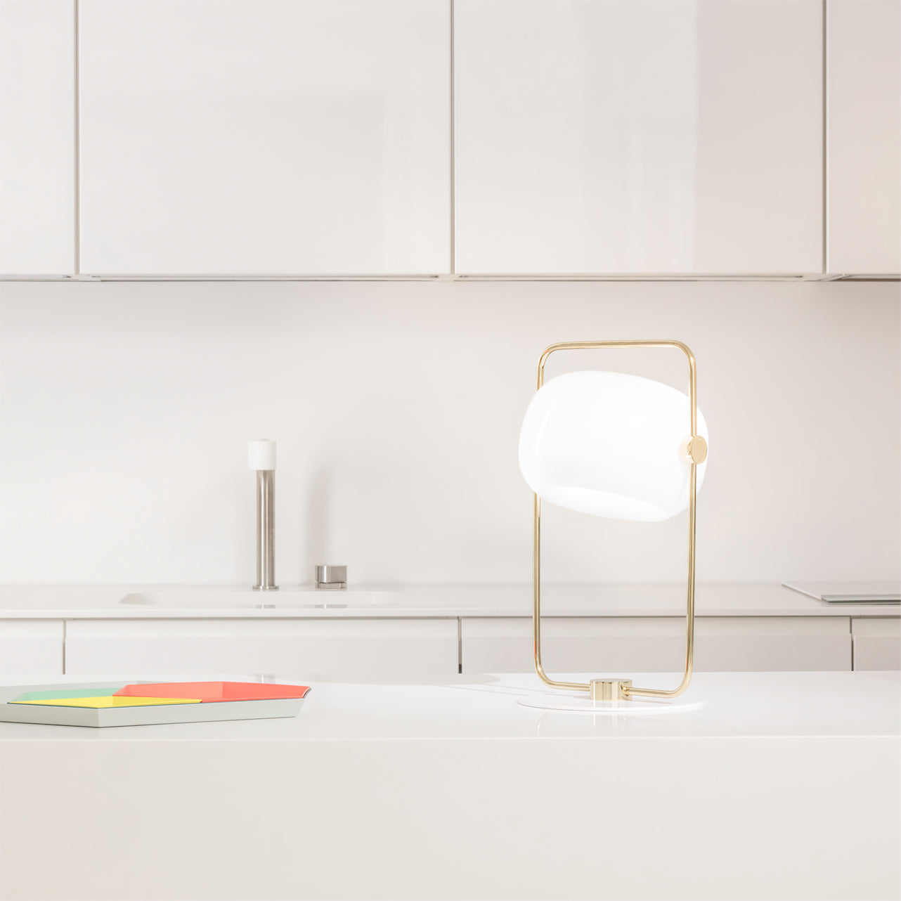 StreamGlow™ Tischlampe – Minimalistische Design-Glaslampe aus Metall & Glas