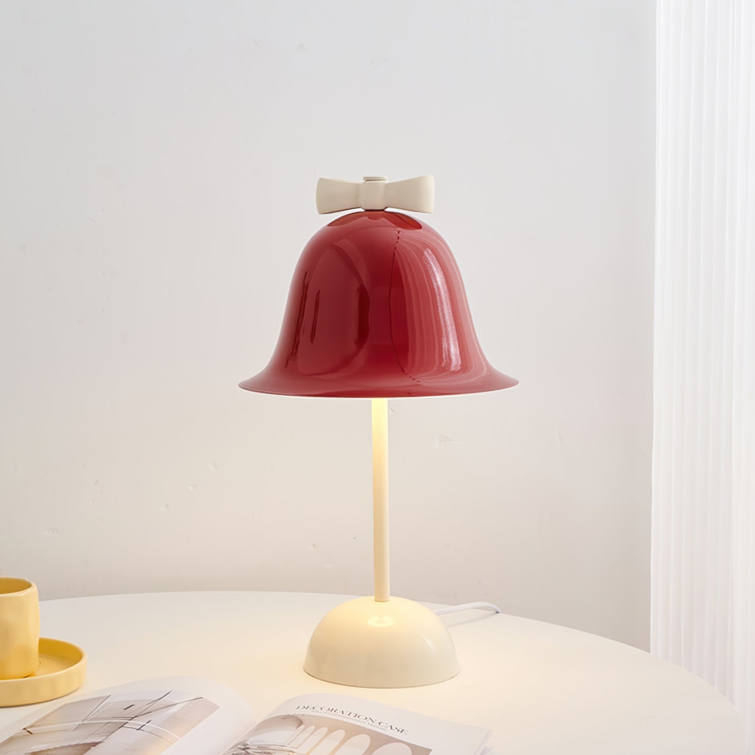 ChimeShine™ Tischlampe – Dekorative LED-Designlampe mit Schmetterlingsschirm
