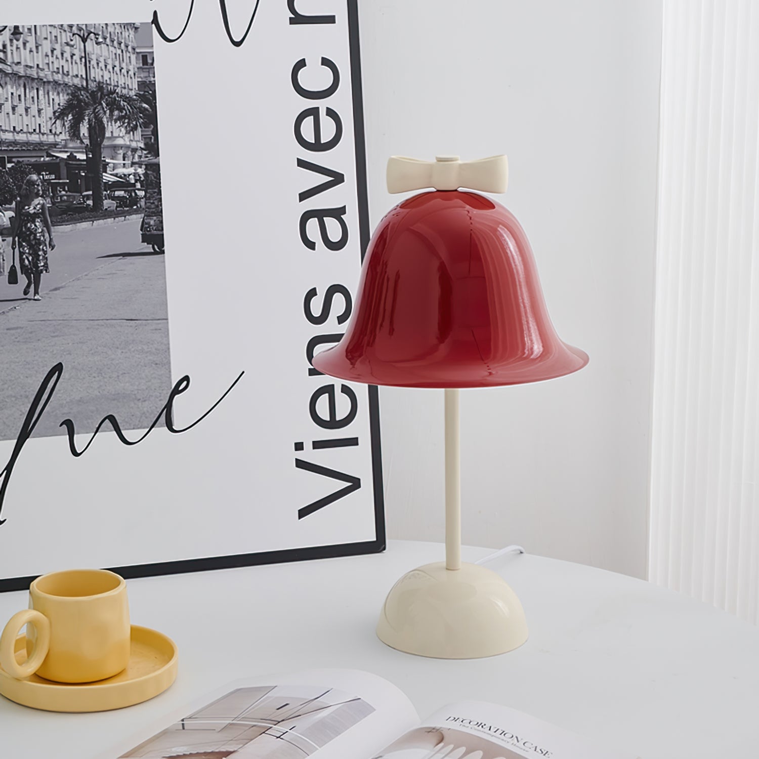 ChimeShine™ Tischlampe – Dekorative LED-Designlampe mit Schmetterlingsschirm
