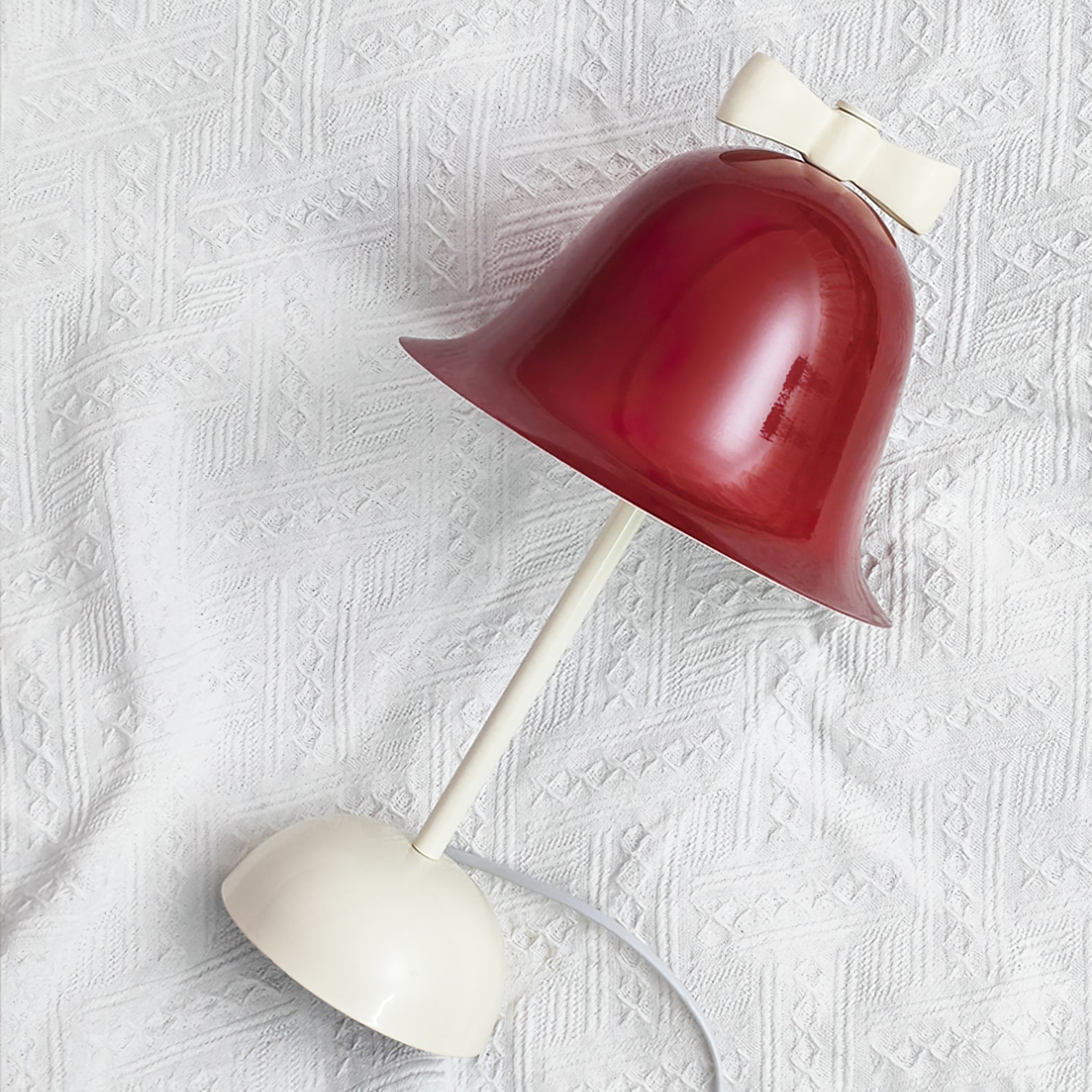 ChimeShine™ Tischlampe – Dekorative LED-Designlampe mit Schmetterlingsschirm