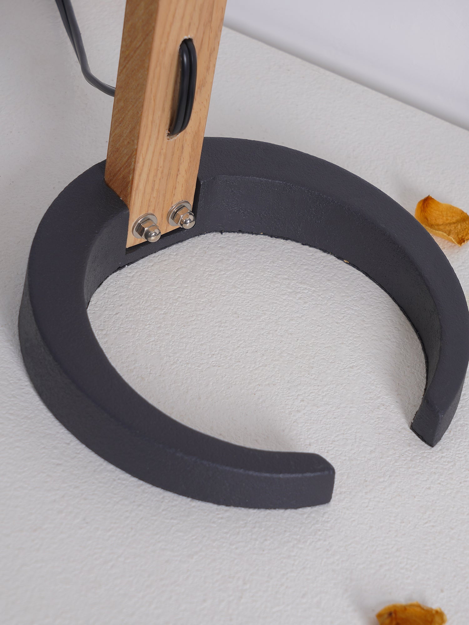 WoodFlow™ Tischlampe – Natürliche Holz-Designlampe mit Leinen-Schirm & warmem Licht