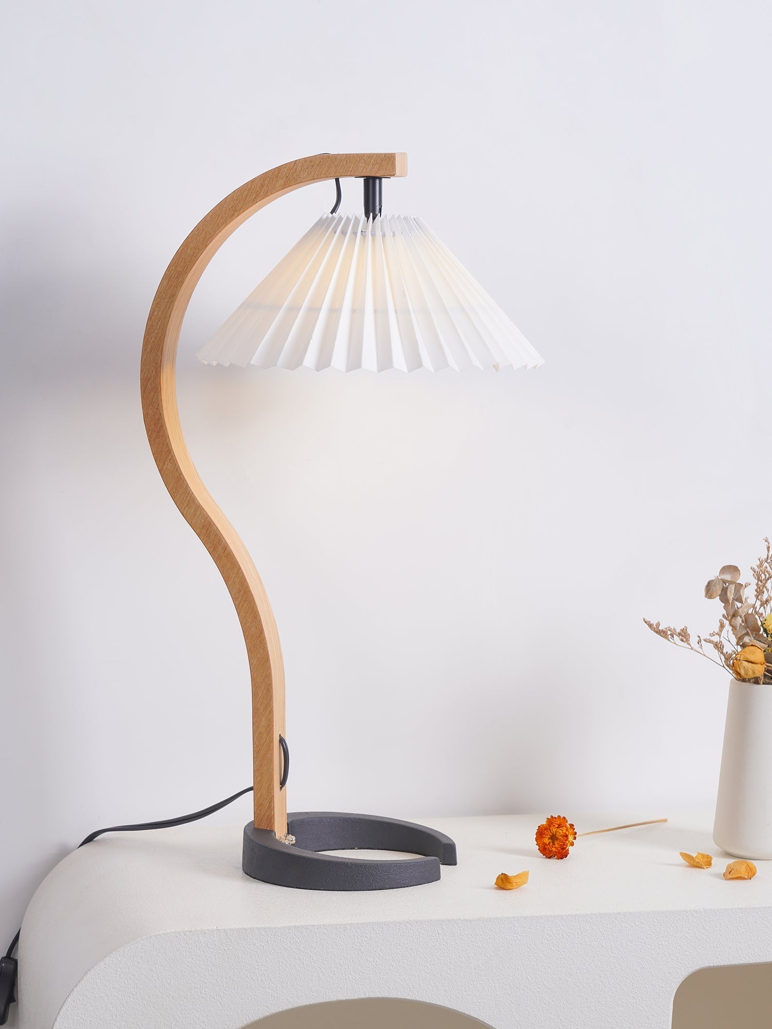 WoodFlow™ Tischlampe – Natürliche Holz-Designlampe mit Leinen-Schirm & warmem Licht