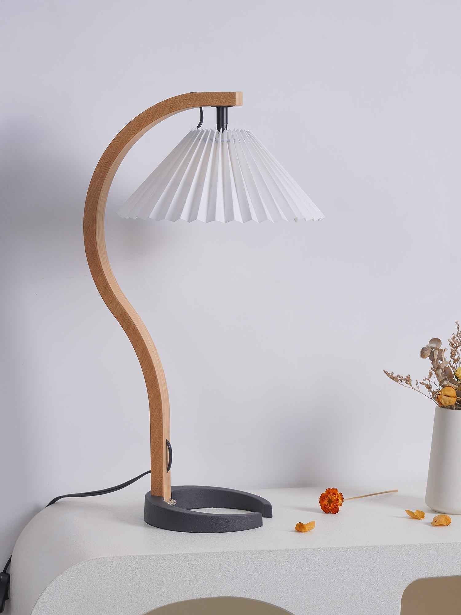 WoodFlow™ Tischlampe – Natürliche Holz-Designlampe mit Leinen-Schirm & warmem Licht