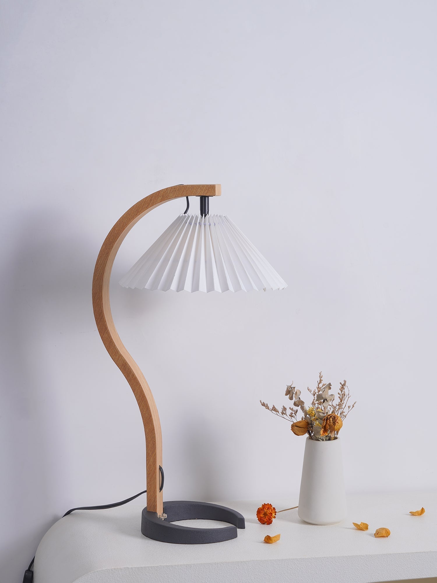 WoodFlow™ Tischlampe – Natürliche Holz-Designlampe mit Leinen-Schirm & warmem Licht