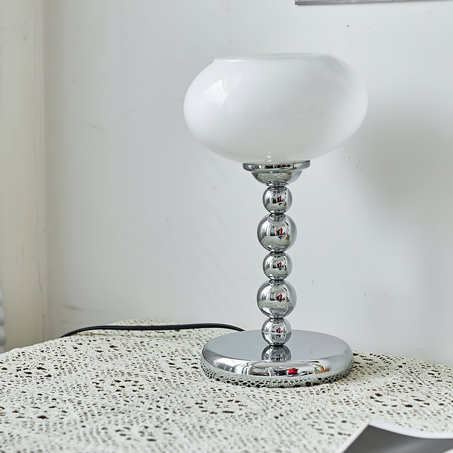 OrbitLume™ Tischlampe – Retro Space-Age Designlampe aus Glas & Chrom