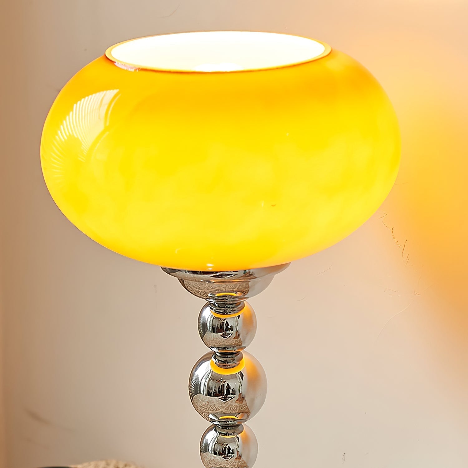 OrbitLume™ Tischlampe – Retro Space-Age Designlampe aus Glas & Chrom