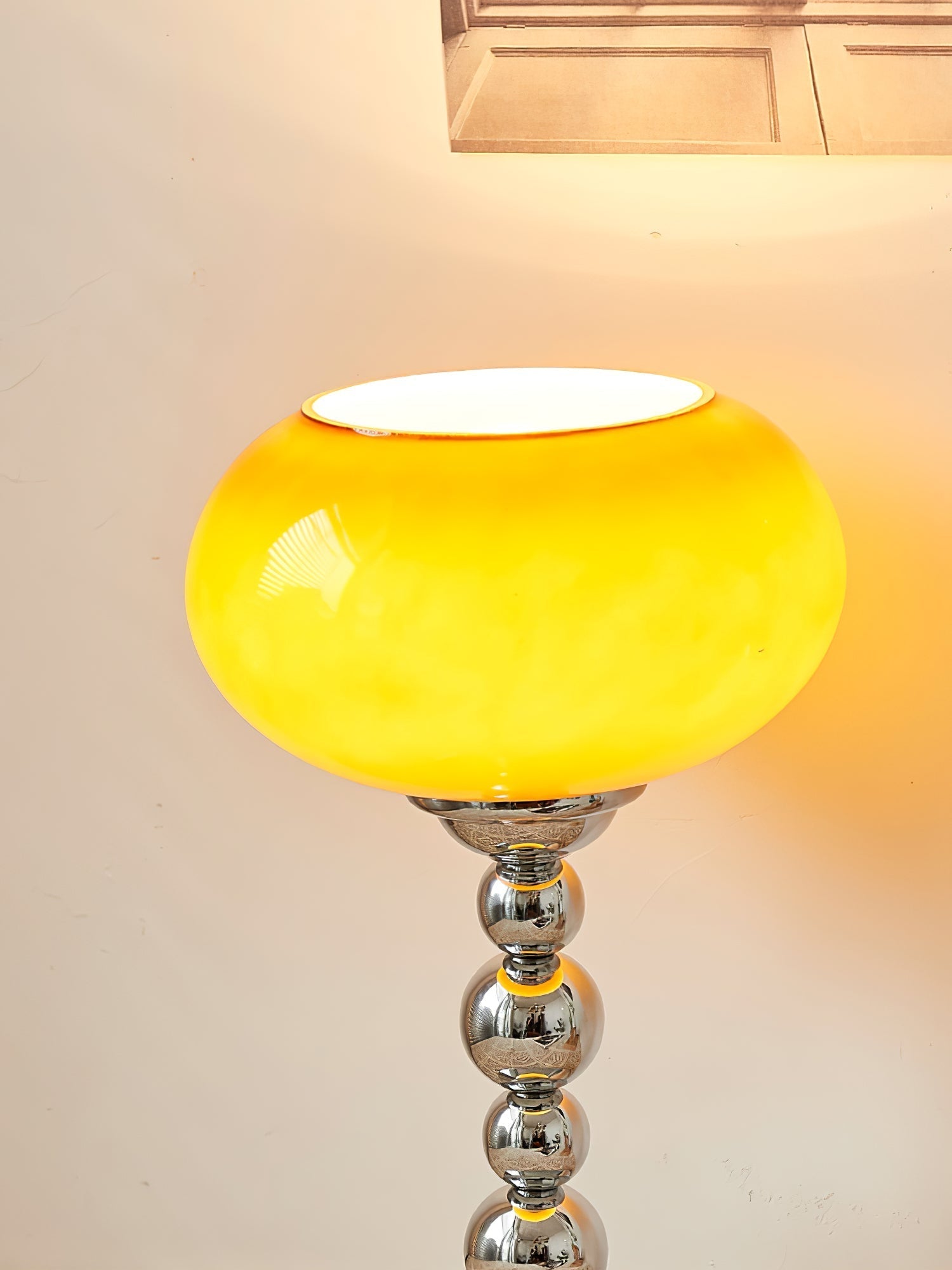 OrbitLume™ Tischlampe – Retro Space-Age Designlampe aus Glas & Chrom