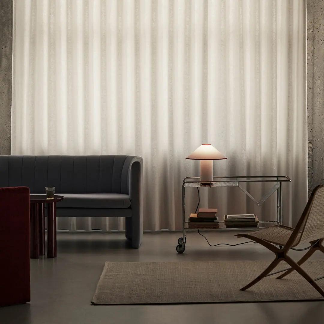 LuxeBeam™ Tischlampe – Elegante Design-Tischleuchte mit warmem Licht für stilvolle Räume