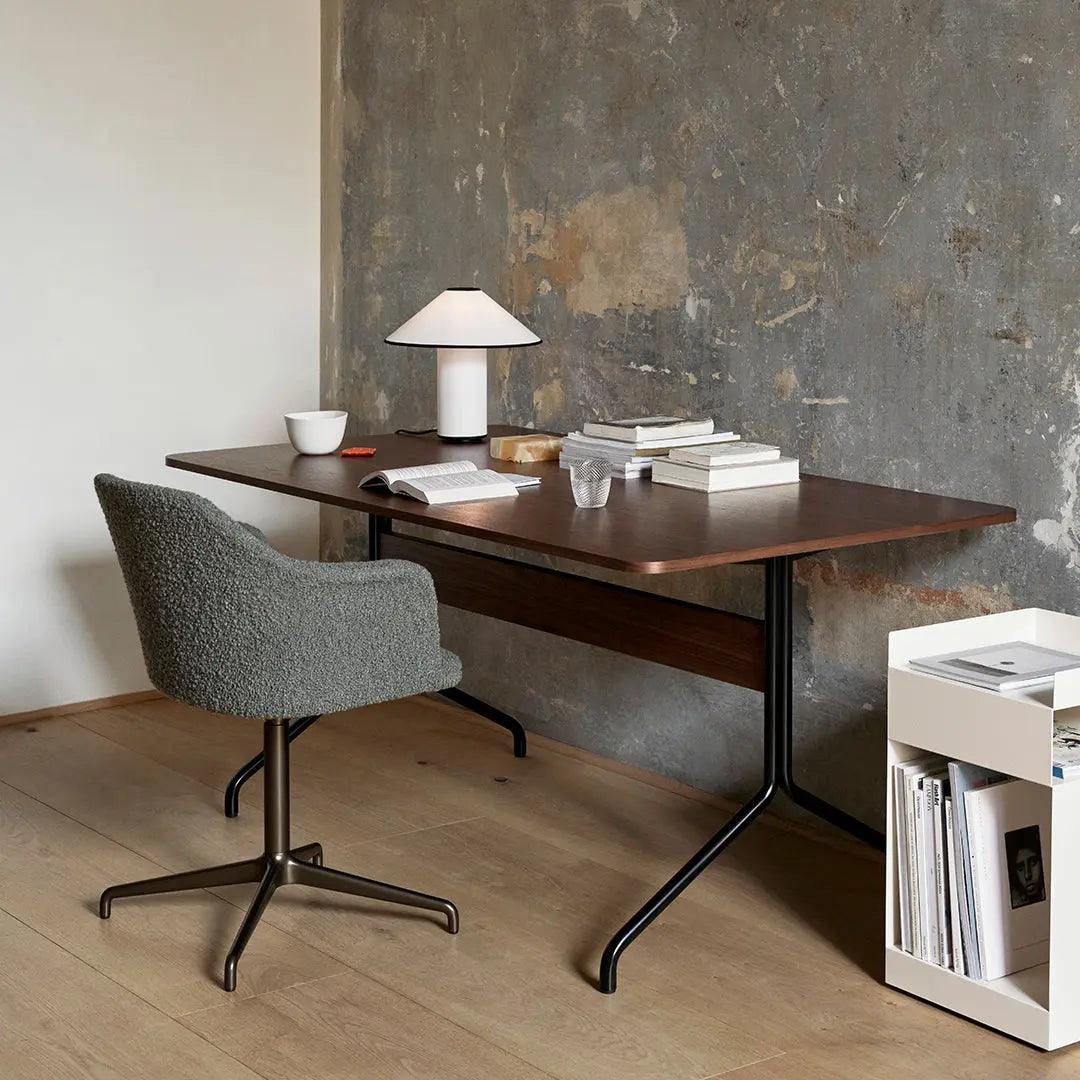 LuxeBeam™ Tischlampe – Elegante Design-Tischleuchte mit warmem Licht für stilvolle Räume