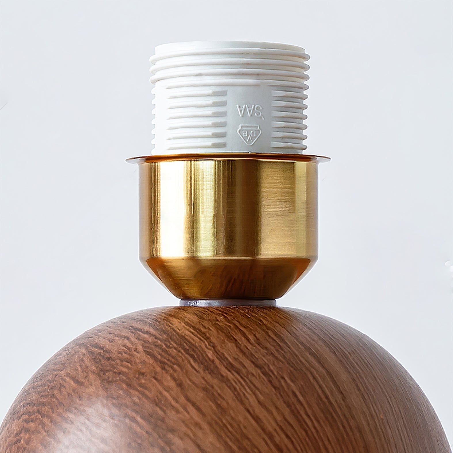 ShadeLuxe™ Tischlampe – Elegante Design-Tischleuchte aus Metall & Stoff für Wohnzimmer & Schlafzimmer