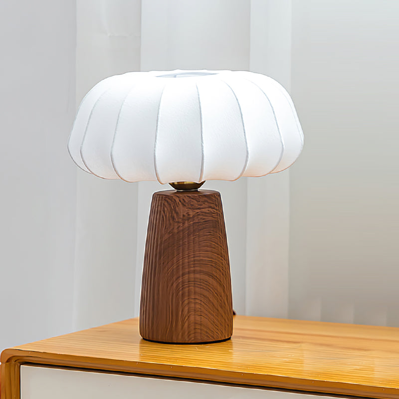 ShadeLuxe™ Tischlampe – Elegante Design-Tischleuchte aus Metall & Stoff für Wohnzimmer & Schlafzimmer