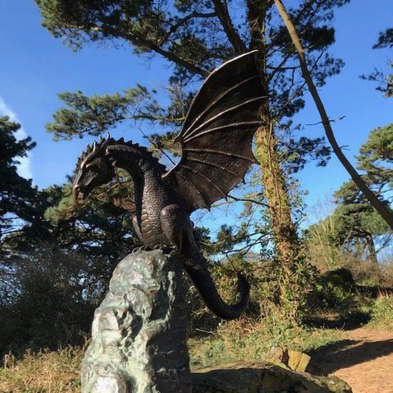 Draconis™ – Mystischer Drachen-Gartenbrunnen | Fantasie-Wasserskulptur für Garten & Terrasse - Less Goods