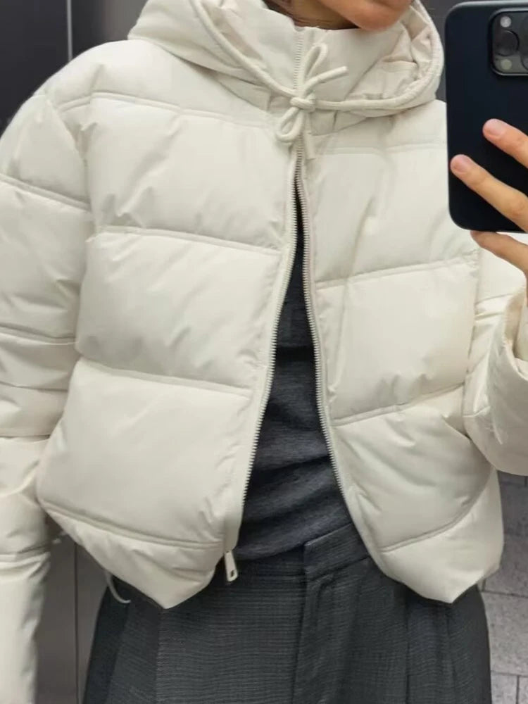 Xanthea™ Damen Steppjacke – Leichte Winterjacke mit Kapuze & Bequemer Passform