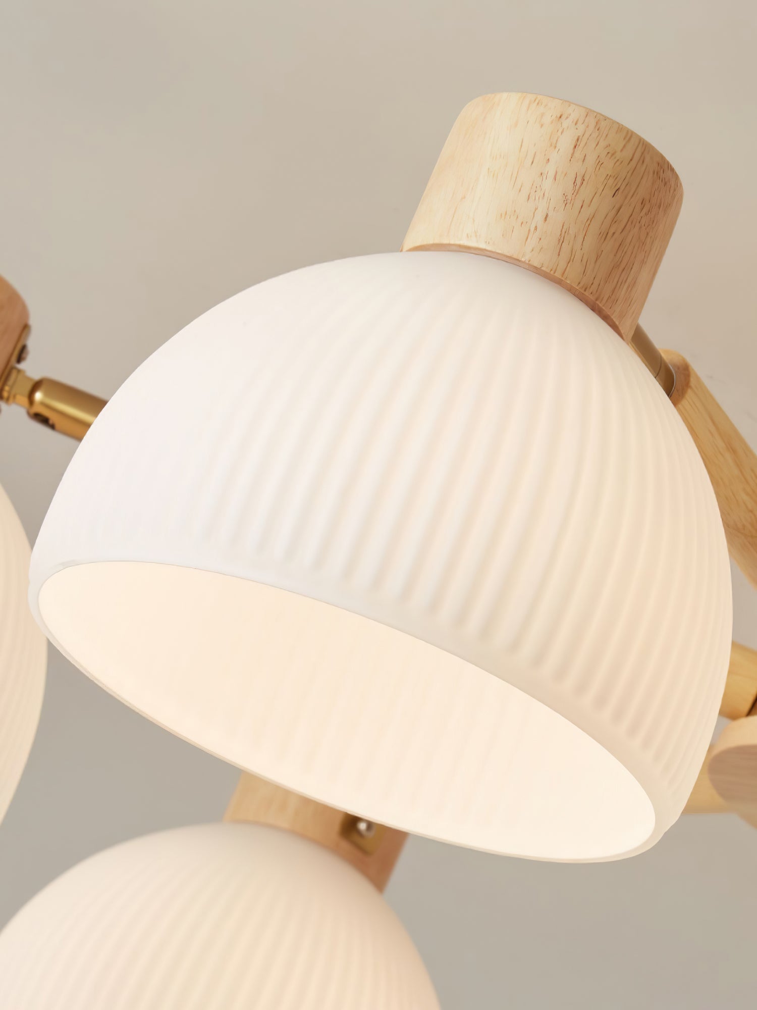 IgniteFlare™ Deckenleuchte – Industrieller Holz-Glas Kronleuchter mit warmem Licht