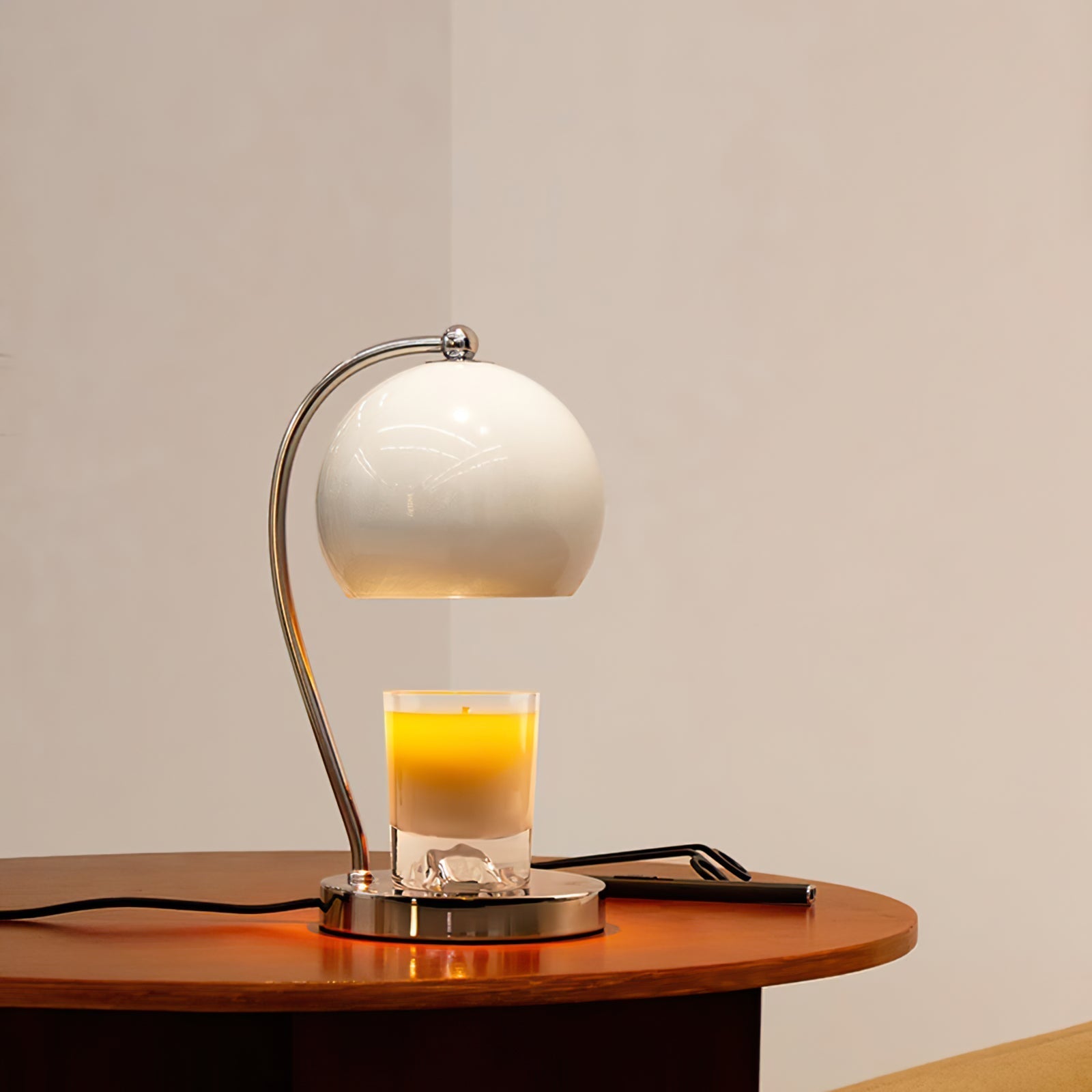 FlameGlow™ Tischlampe – Elegante Design-Lampe mit Kerzenlicht-Optik & warmem Licht