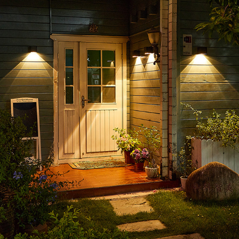 GlowBeam™ Outdoor Wall Lamp – Elegante Solar-Außenwandleuchte für stimmungsvolle Beleuchtung - Less Goods