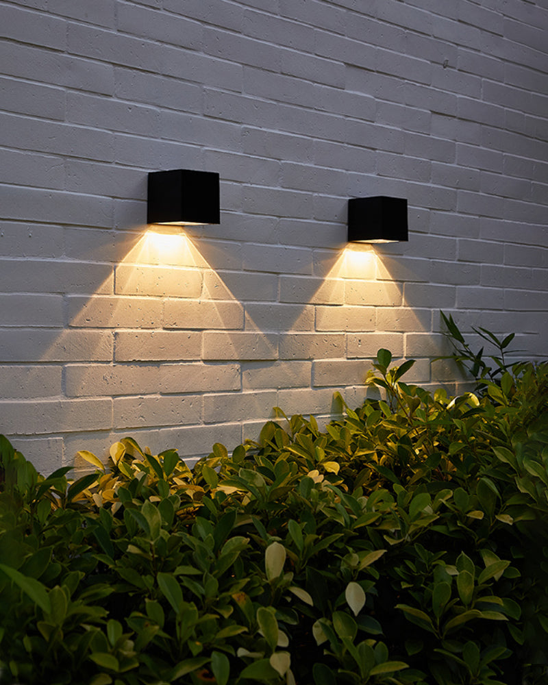GlowBeam™ Outdoor Wall Lamp – Elegante Solar-Außenwandleuchte für stimmungsvolle Beleuchtung - Less Goods