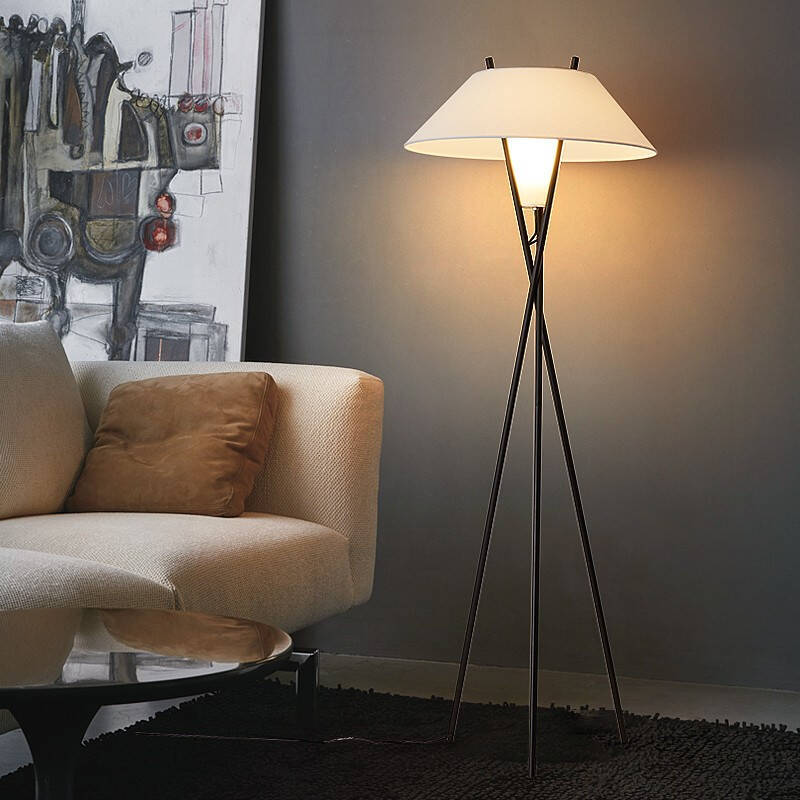 Solenithra™ Jubilee Fabric Floor Lamp – Moderne Stoff-Stehlampe für warme Wohnatmosphäre