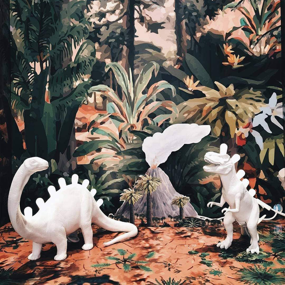 DinoLite™ Tischlampe – Kreative Design-Lampe mit beleuchtetem Dinosaurier-Rücken