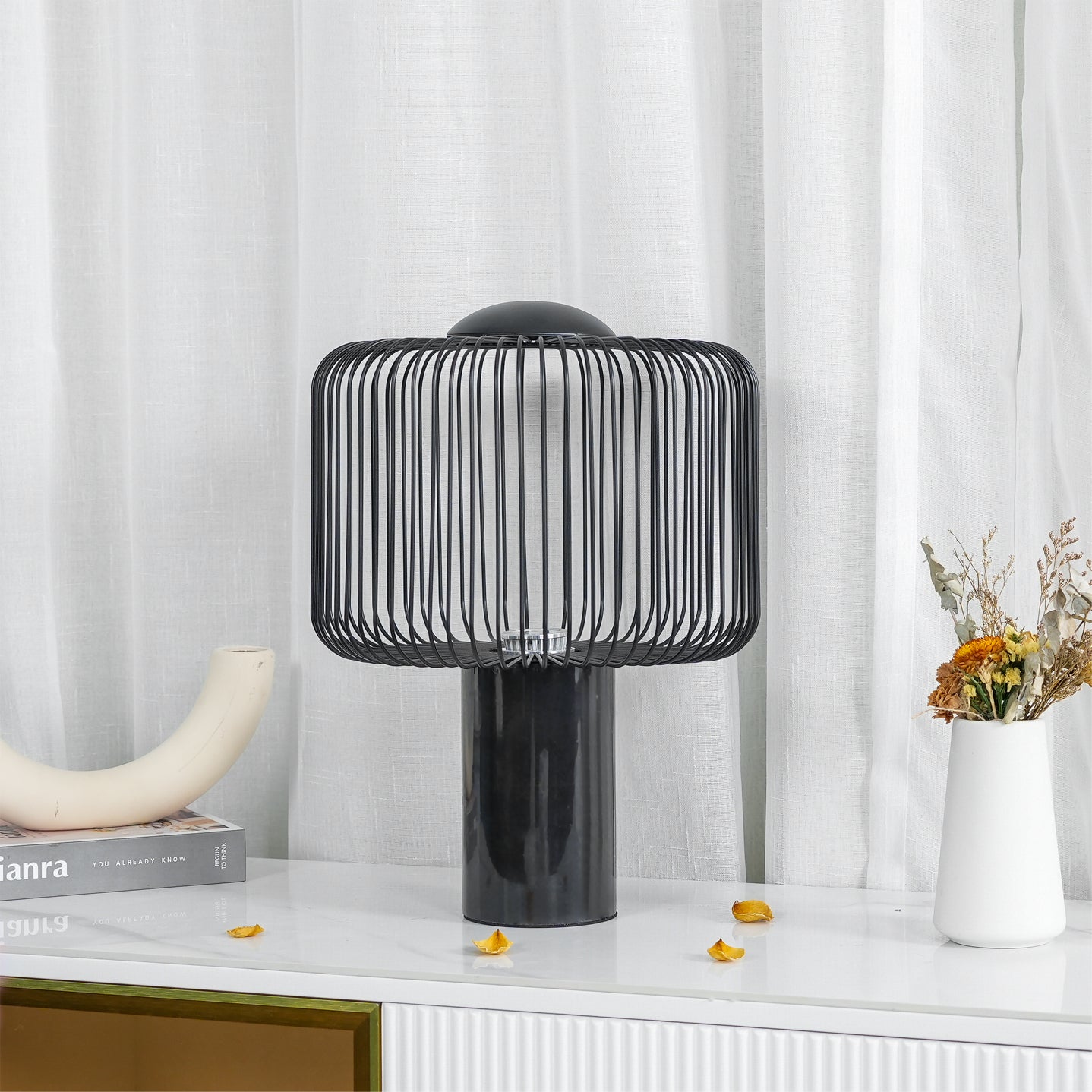 KeshiBeam™ Tischlampe – Elegante Design-Lampe mit schwarzem Marmorfuß & warmem Licht