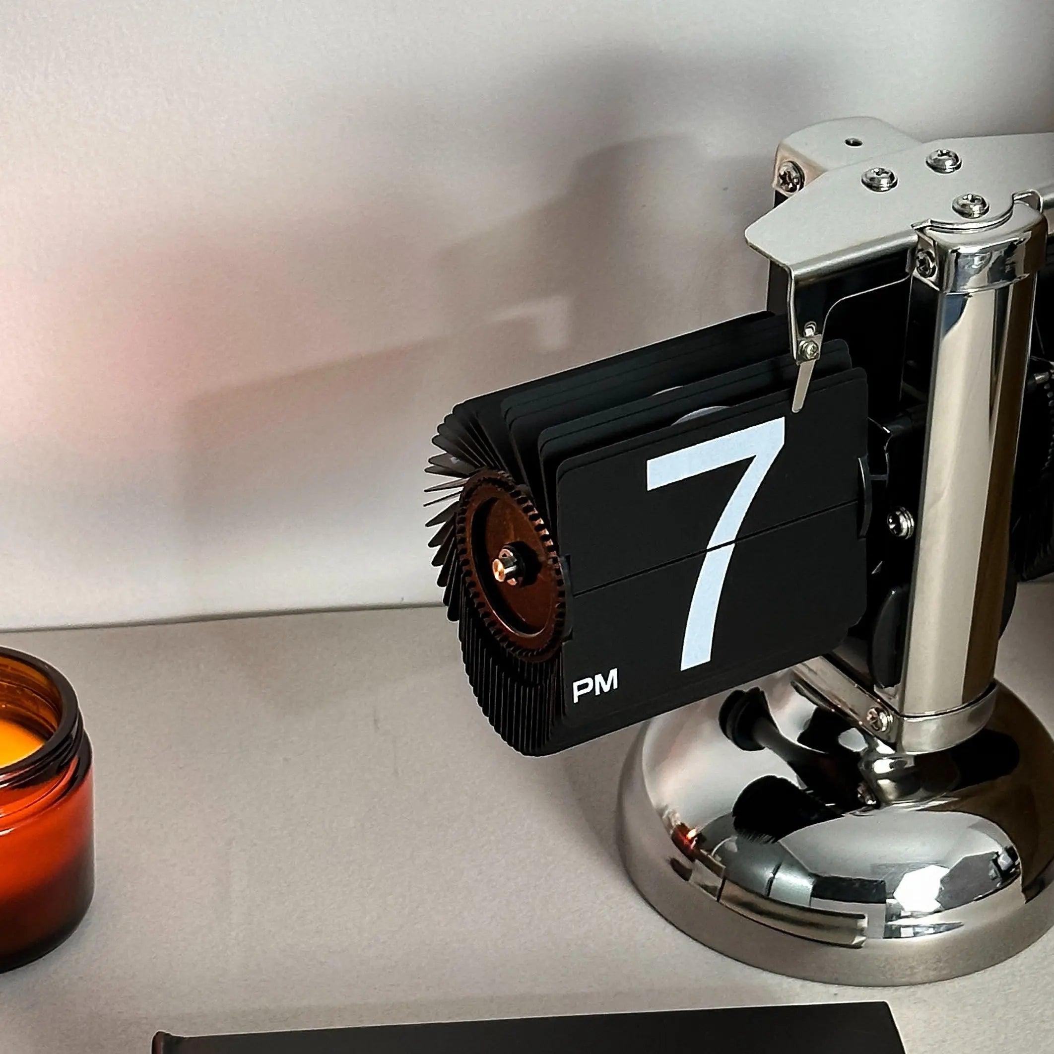 FlipChic™ – Luxuriöse Retro-Flip-Uhr im minimalistischen Design