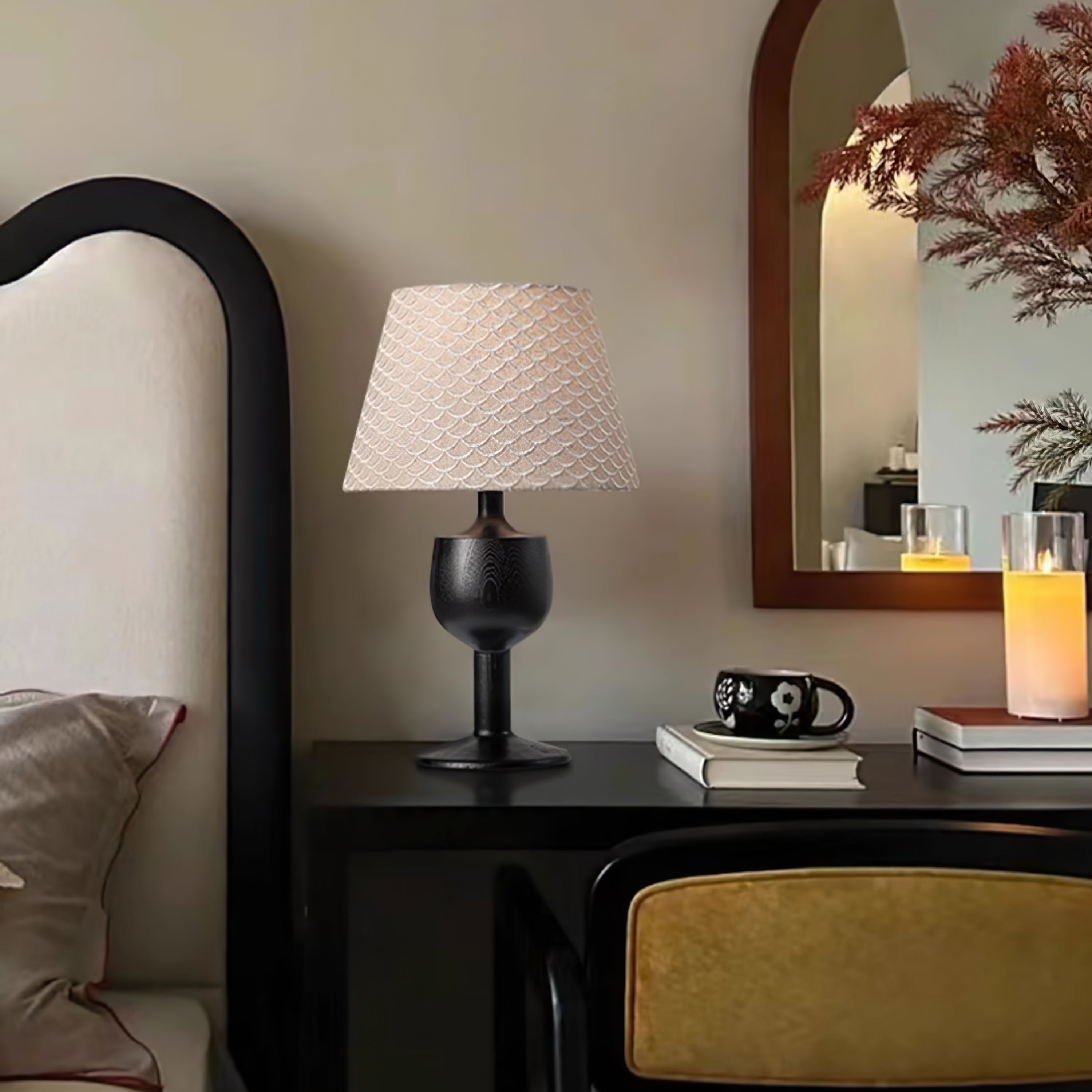 TidalAura™ Tischlampe – Designer-Holzlampe mit strukturiertem Stoffschirm & warmem Licht